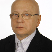 zdjęcie starszego wykladowcy