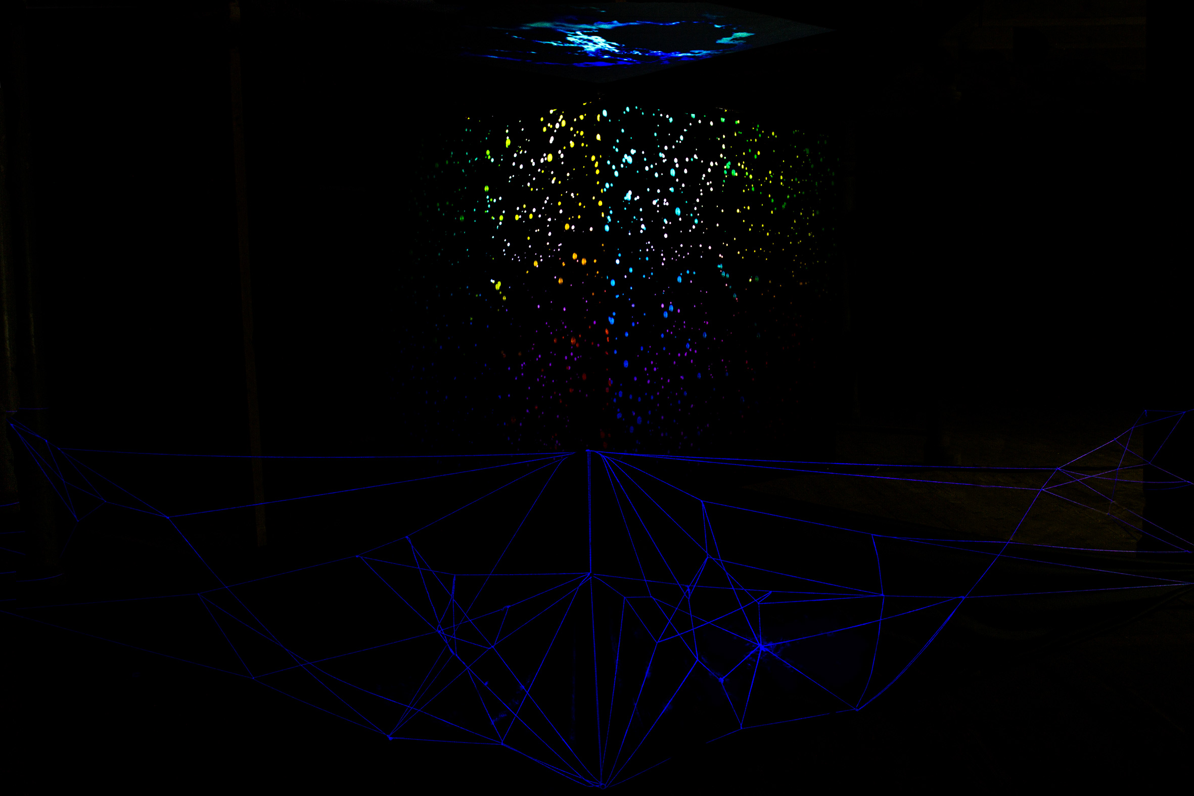 przestrzeń instalacji interaktywnej