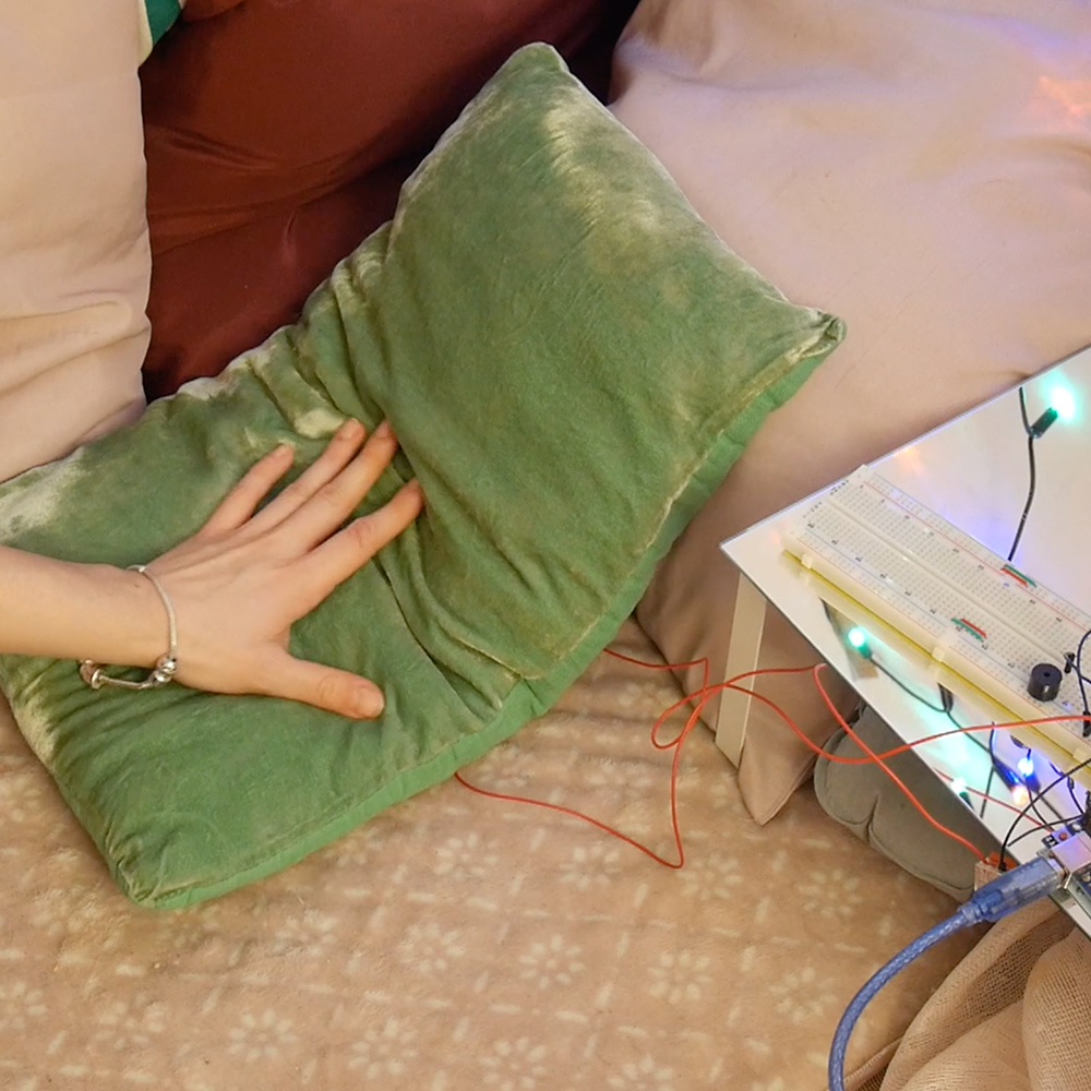 Anna Huk, Maja Pasternak