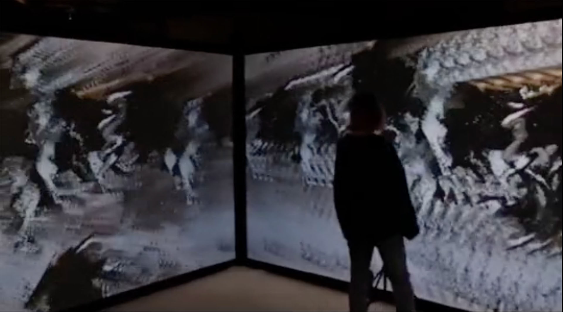 Sylwia Grzelak, Tłum